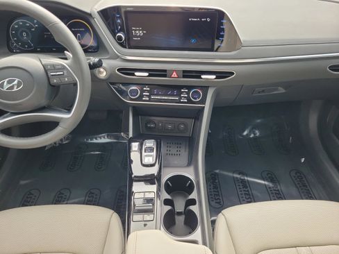 Used 2023 Hyundai Sonata Limited w/ Preferred Accessory Package image 16