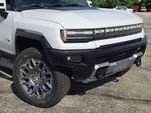 New 2025 GMC Hummer EV 3X image 2