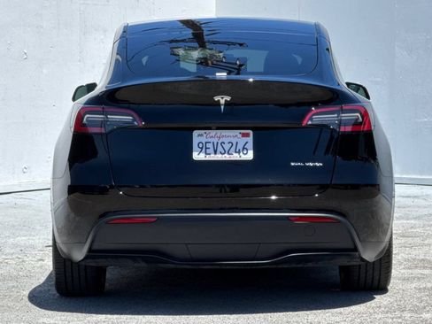 Used 2023 Tesla Model Y Long Range AWD/4WD image 4
