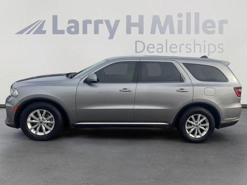 Used 2021 Dodge Durango SXT w/ 3rd Row Seating Group image 2