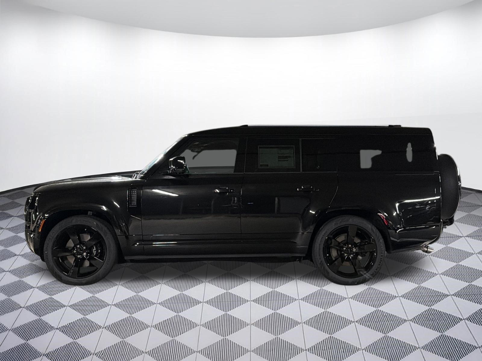 New 2026 Land Rover Defender 130 V8 AWD/4WD image 2