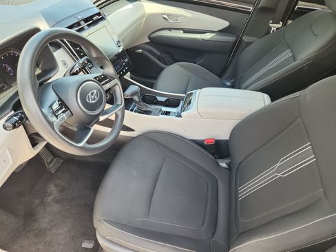Used 2024 Hyundai Tucson SEL FWD image 2