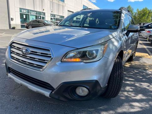 Used 2015 Subaru Outback 3.6R Limited AWD/4WD image 4