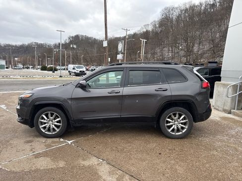 Used 2018 Jeep Cherokee Latitude image 4