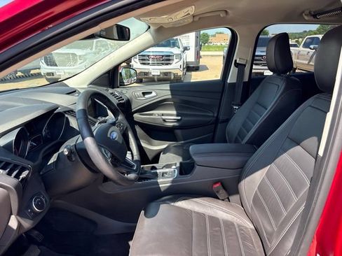 Used 2018 Ford Escape Titanium w/ Ford Safe & Smart Package FWD image 10