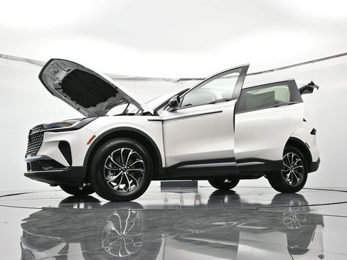 New 2026 Lincoln Nautilus Premier image 61