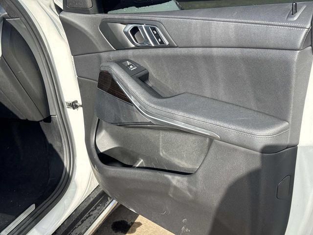 Used 2019 BMW X5 xDrive40i w/ Convenience Package AWD/4WD image 24