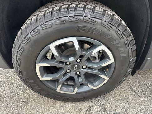 Used 2025 Chevrolet Equinox ACTIV w/ Safety and Technology Package FWD image 10