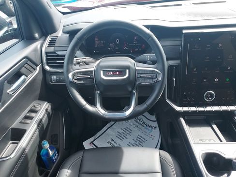 Used 2026 GMC Acadia Elevation w/ Elevation Premium Package FWD image 16