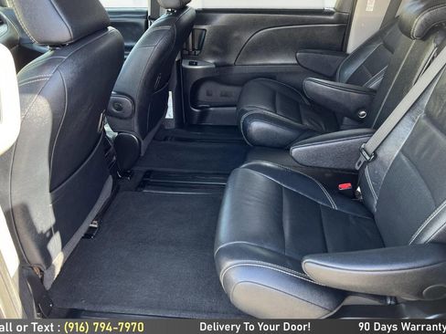 Used 2017 Toyota Sienna SE w/ SE Preferred Package image 13