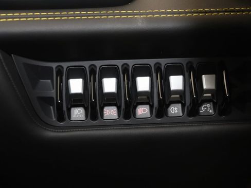 Used 2022 Lamborghini Huracan EVO image 41