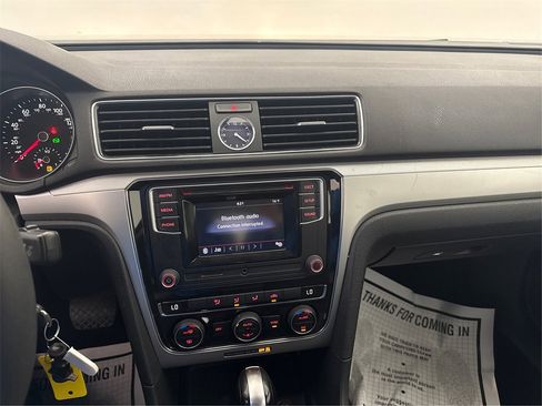 Used 2016 Volkswagen Passat 1.8T S image 32