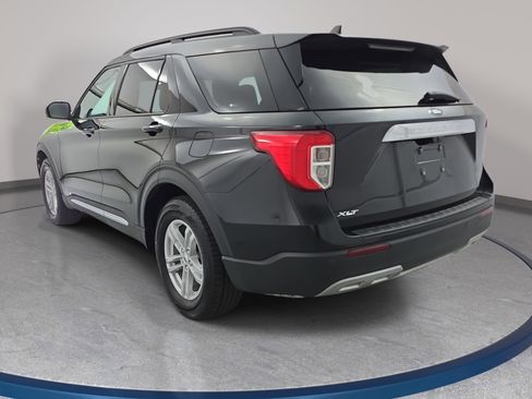 Used 2024 Ford Explorer XLT w/ Equipment Group 202A image 7