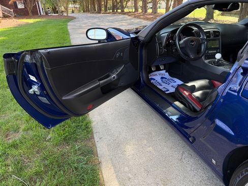 Used 2007 Chevrolet Corvette Z06 w/ Preferred Equipment Group image 43