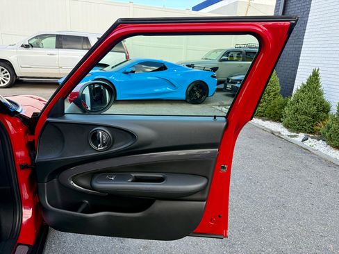 Used 2019 MINI Cooper Clubman S image 24