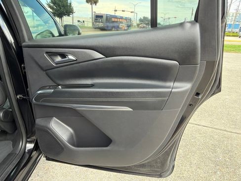 Used 2024 Chevrolet Traverse LT FWD image 22