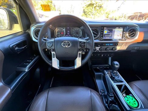 Used 2020 Toyota Tacoma Limited image 9