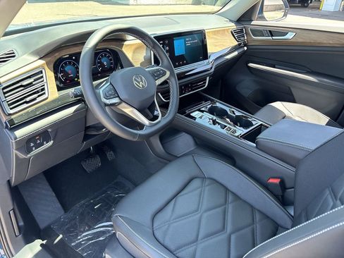 New 2026 Volkswagen Atlas SE FWD image 14