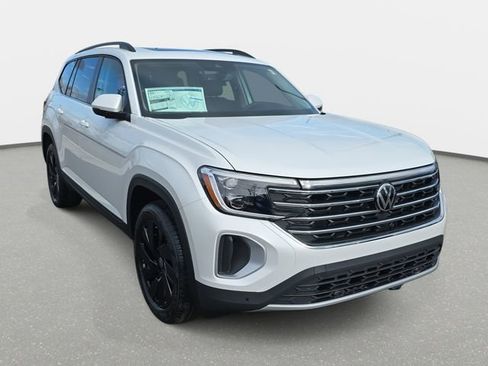 New 2026 Volkswagen Atlas SE FWD image 3