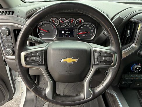 Used 2020 Chevrolet Silverado 1500 LTZ AWD/4WD image 14
