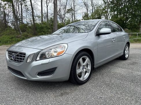 Used 2013 Volvo S60 T5 FWD image 4