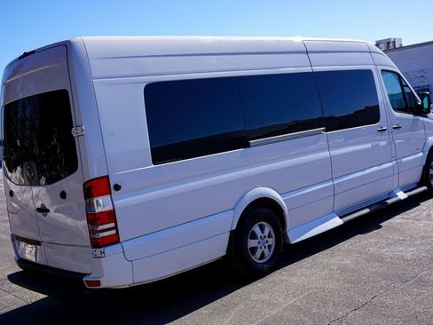 Used 2015 Mercedes-Benz Sprinter 2500 image 82