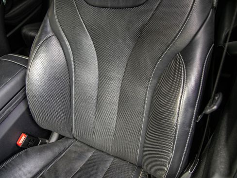 Used 2015 Mercedes-Benz S 550 Sedan image 32