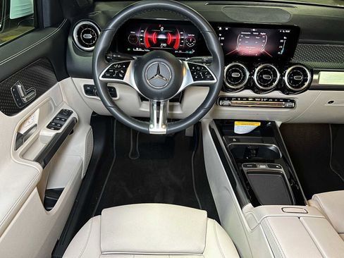 Certified 2025 Mercedes-Benz GLB 250 4MATIC image 39