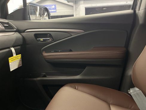 Used 2025 Honda Ridgeline RTL image 16