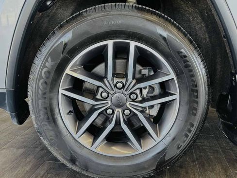 Used 2020 Jeep Grand Cherokee Limited AWD/4WD image 26