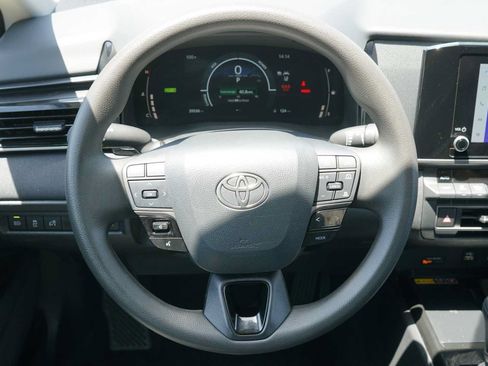 Used 2025 Toyota Camry LE FWD image 24