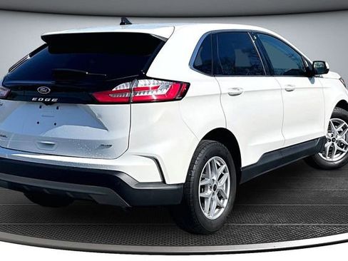 Used 2023 Ford Edge SEL w/ Convenience Package image 6
