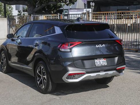 Certified 2024 Kia Sportage EX image 8