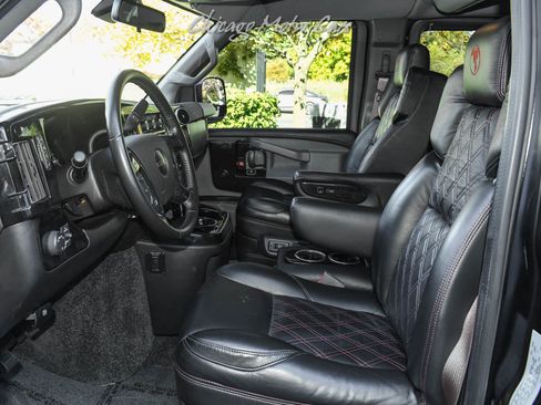 Used 2021 GMC Savana 2500 image 19