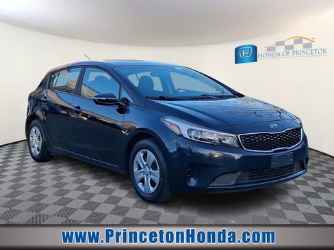 Used 2017 Kia Forte LX FWD image 1