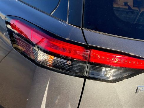 Used 2022 Nissan Pathfinder Platinum w/ Cargo Package image 28