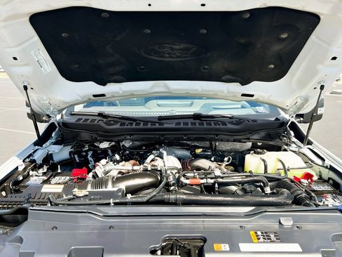 Used 2025 Ford F450 Platinum w/ Platinum Plus Package image 16