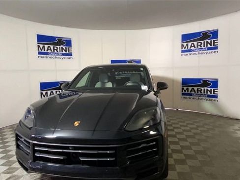 Used 2024 Porsche Cayenne S image 5