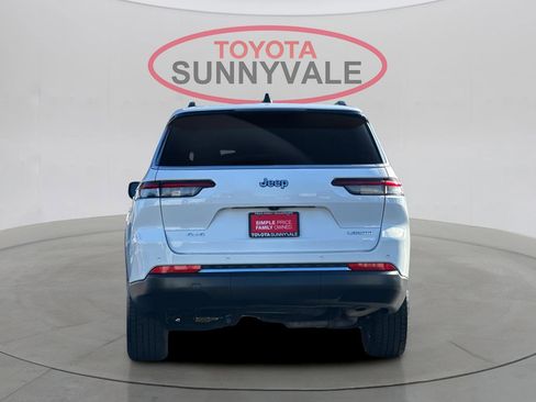 Used 2023 Jeep Grand Cherokee L Laredo image 8