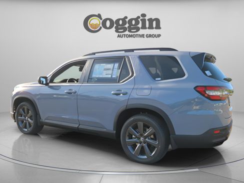 New 2026 Honda Pilot Sport image 3