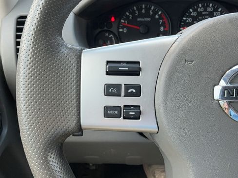 Used 2018 Nissan Frontier SV RWD image 11