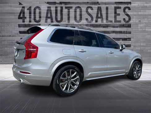 Used 2018 Volvo XC90 T5 Momentum w/ Convenience Package AWD/4WD image 3