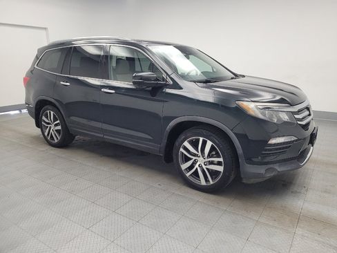 Used 2018 Honda Pilot Touring image 11