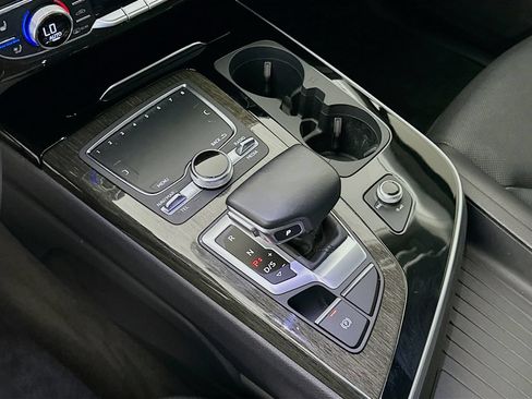 Used 2019 Audi Q7 3.0T Prestige AWD/4WD image 17