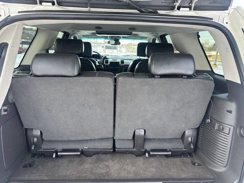 Used 2008 Cadillac Escalade Base AWD 4dr SUV image 20