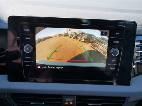 Certified 2025 Volkswagen Jetta SE image 34