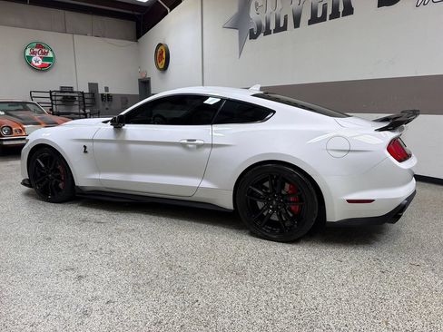 Used 2020 Ford Mustang Shelby GT500 w/ Technology Package RWD image 4