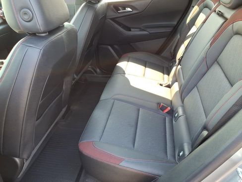 Used 2025 Chevrolet Equinox RS image 16