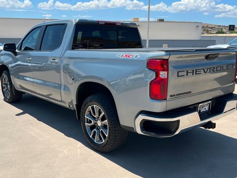 Used 2023 Chevrolet Silverado 1500 LT w/ Convenience Package II AWD/4WD image 3