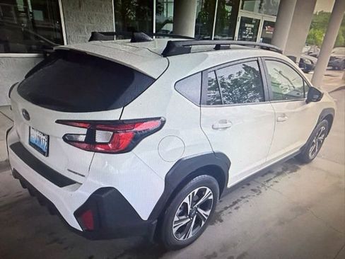 Used 2024 Subaru Crosstrek 2.0i Premium image 2